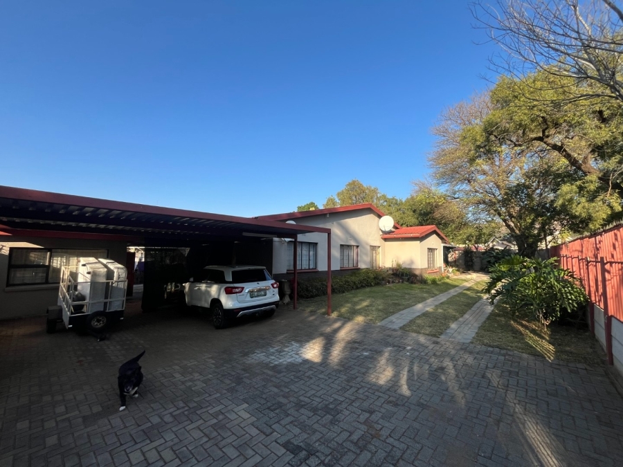 4 Bedroom Property for Sale in Geelhoutpark North West
